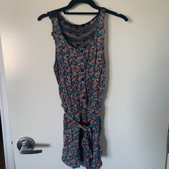 XXI Forever 21 floral romper (S) - Picture 5 of 7
